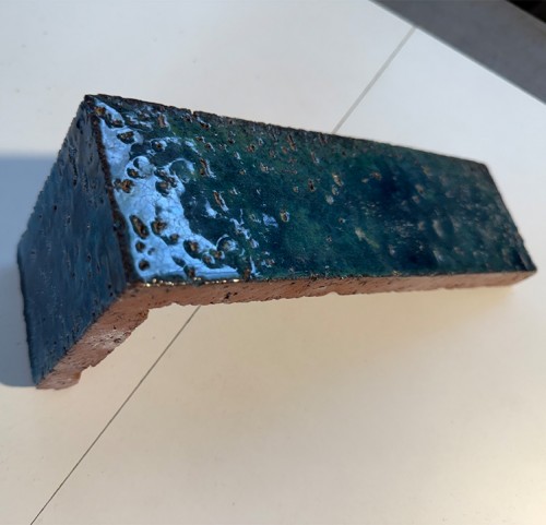 CORNER 4